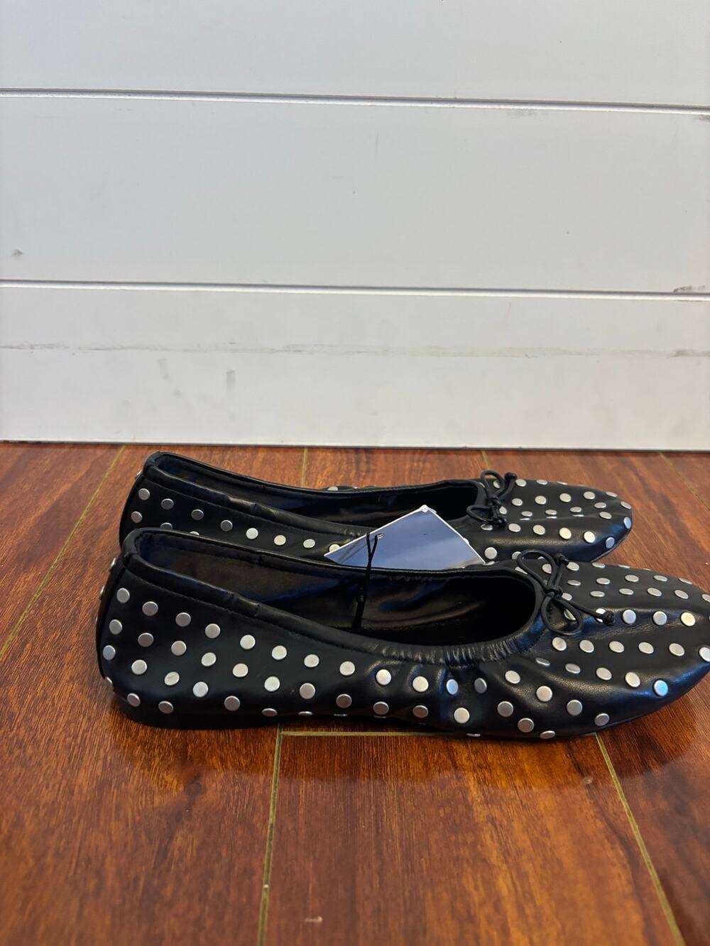 Mango MNG Women’s Studded Black Ballet Flats Size 8.5 NWOB
